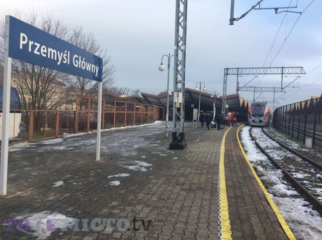 Укрзалізниця запускає новий поїзд до Польщі- фото 294770