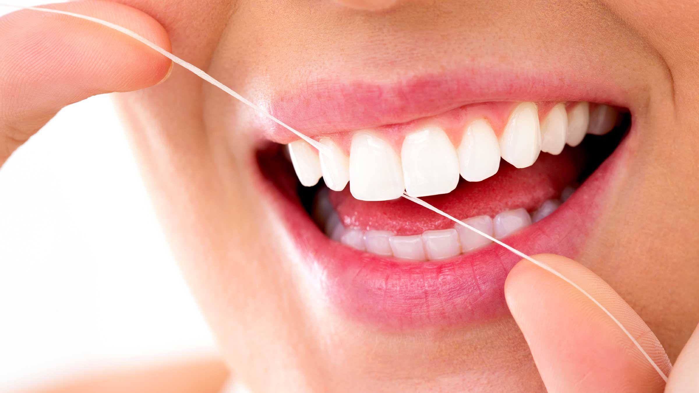 Фахівці дали кілька рекомендацій правильного догляду за ротовою порожниною - фото 1