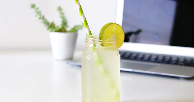 Дієтологи назвали напій, який стимулює схуднення - фото 294945