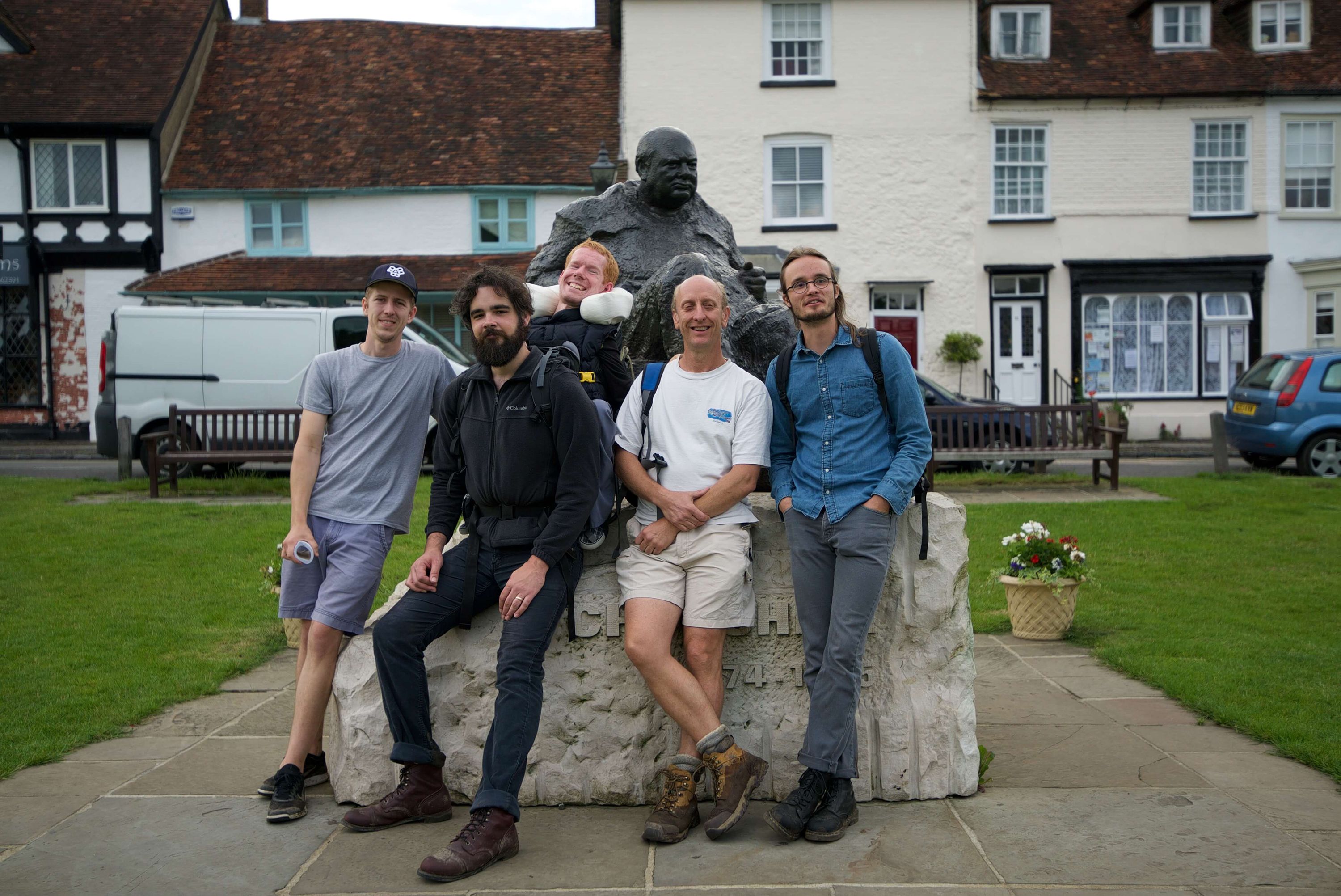 Несли на плечах: п'ятеро друзів здійснили мрію товариша