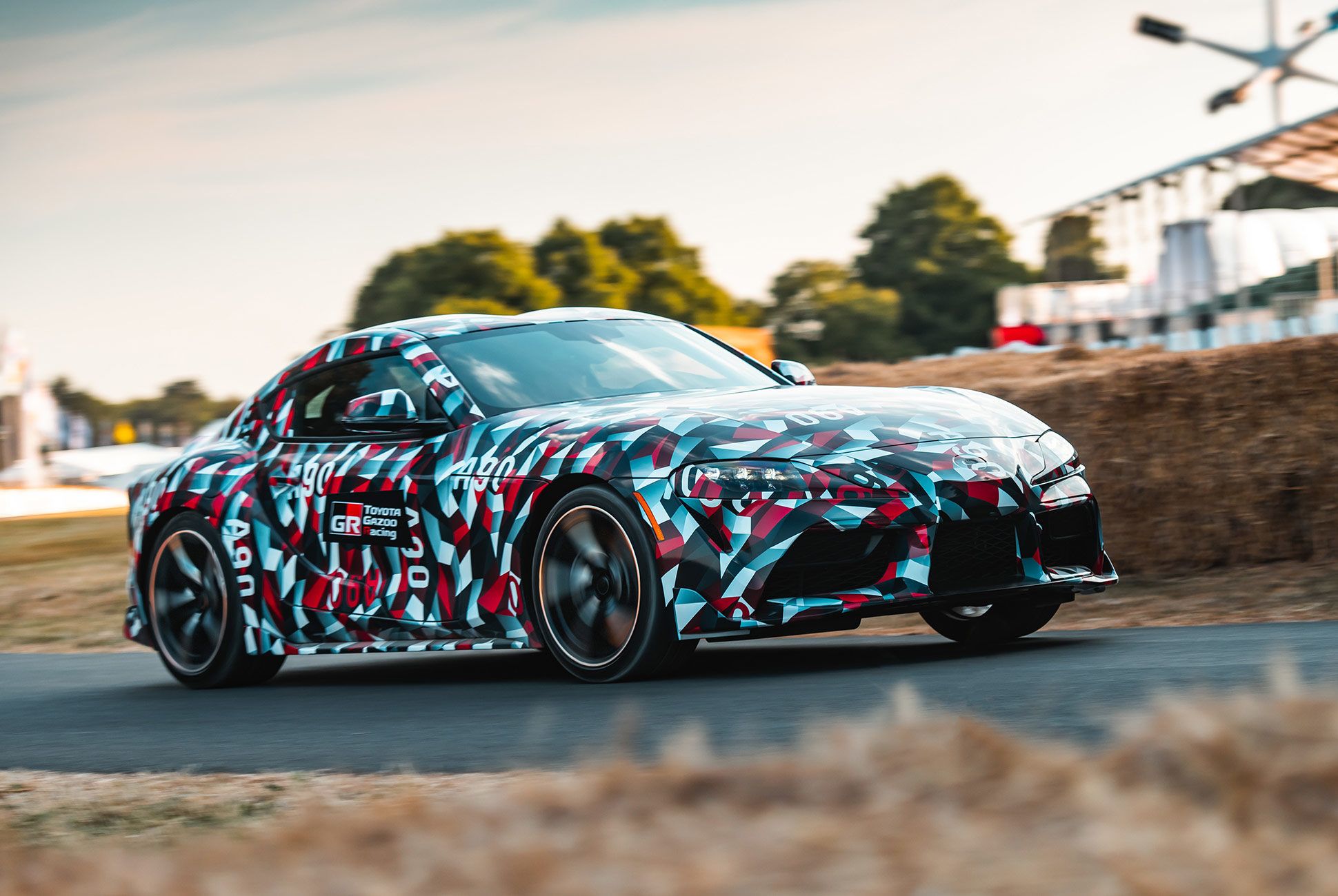 Toyota Supra покажуть 14 січня 2019 року - фото 1