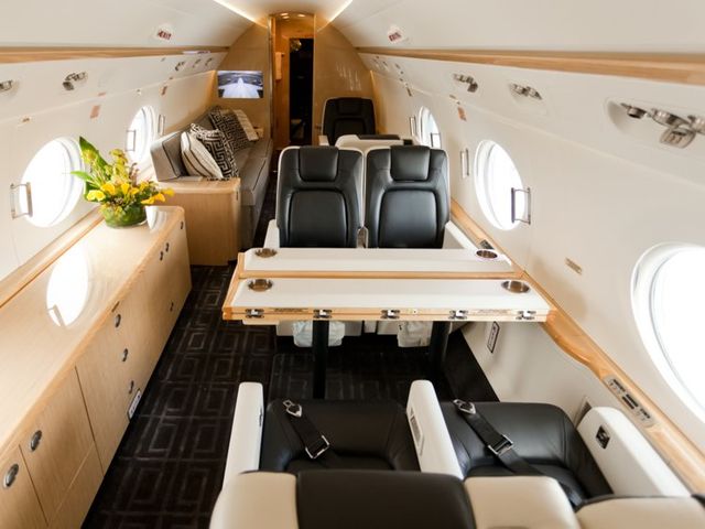 Пасажири зможуть з комфортом святкувати Новий рік на борту - фото 295079