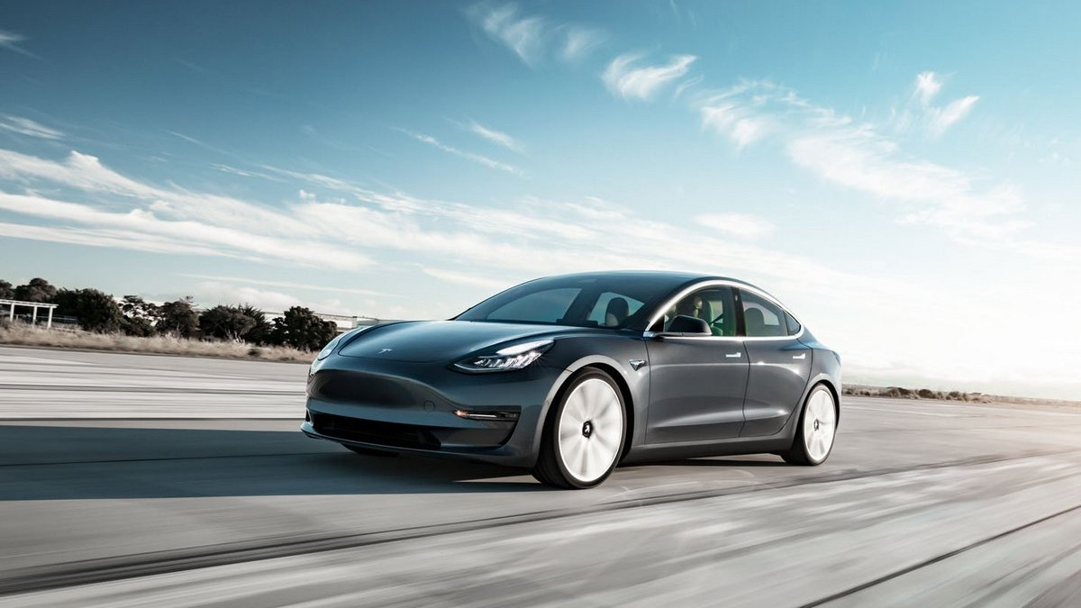 Tesla Model 3 можуть замовити українці з сайту компанії - фото 1