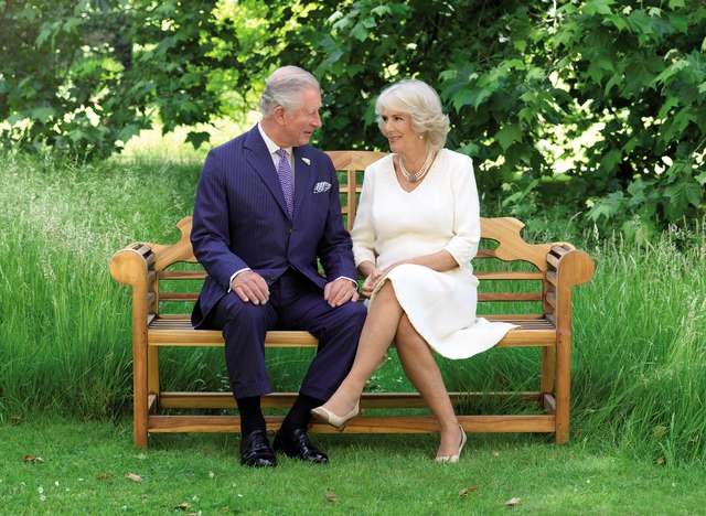 Принц Уельський Чарльз з дружиною Каміллою Паркер Боулз - фото 295253