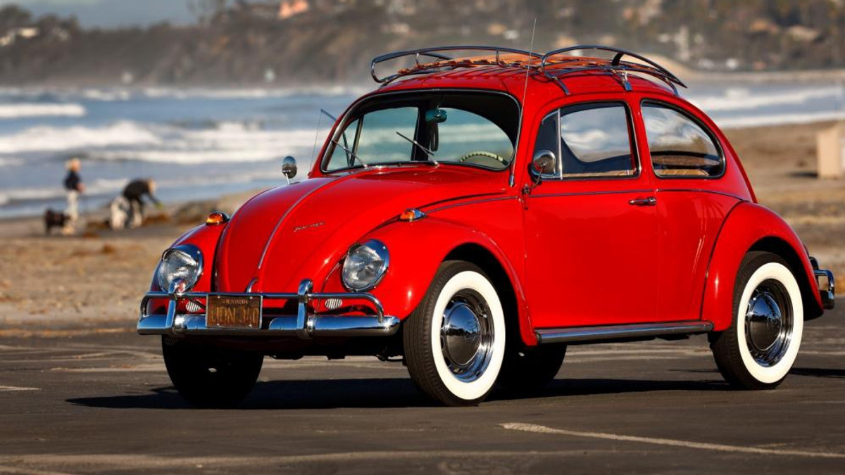Volkswagen безкоштовно відреставрувала автомобіль Beetle - фото 1