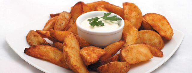 Лікарі назвали продукти, які впливають на жіночі гормони - фото 295338