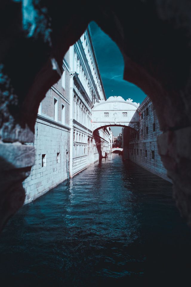 Наче в казці: італійський фотограф показує світ у незвичайних кольорах - фото 295533