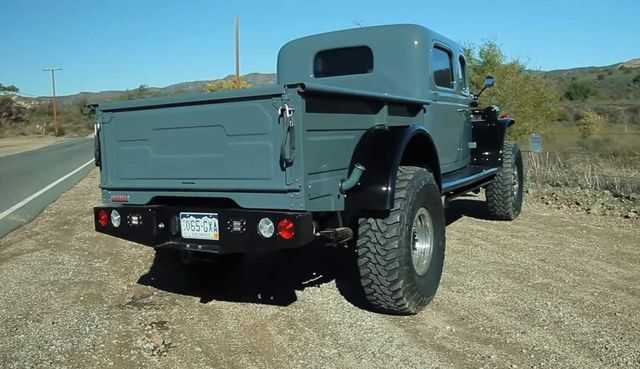 У США старий пікап продають за ціною Ferrari - фото 295642