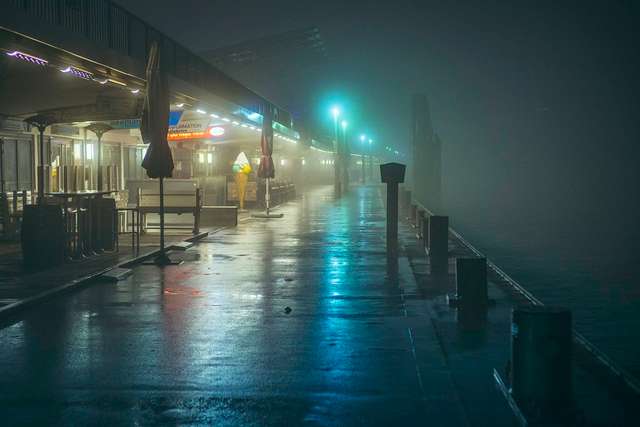 Ранковий Гамбург крізь туман: захопливі фото - фото 295996