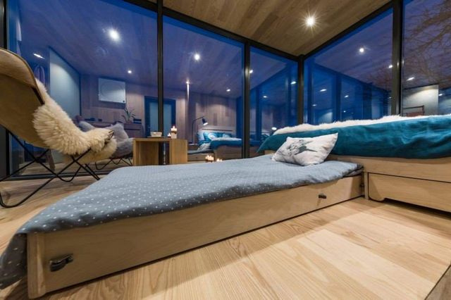 Роздивитися цей дзеркальний будинок дуже непросто - фото 296262