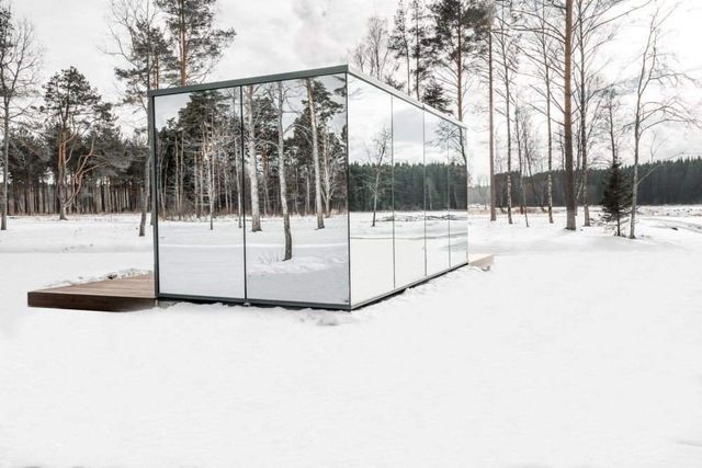 Роздивитися цей дзеркальний будинок дуже непросто - фото 296268