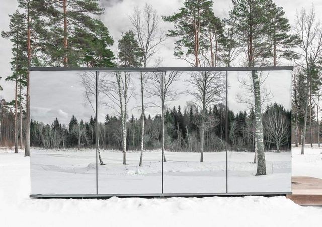 Роздивитися цей дзеркальний будинок дуже непросто - фото 296270