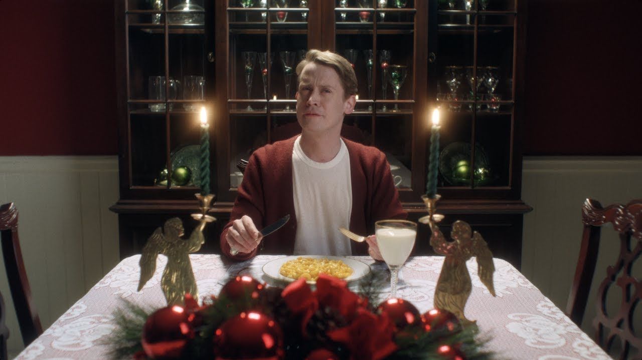 Маколей Калкін повторив улюблені сцени з Сам удома: кумедне відео