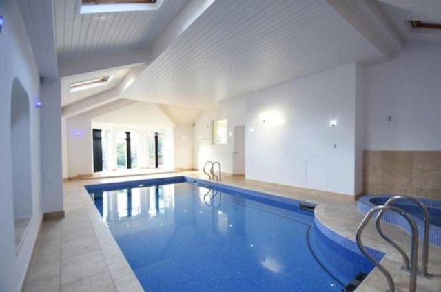 Роналду продає свій особняк у Манчестері - фото 296519