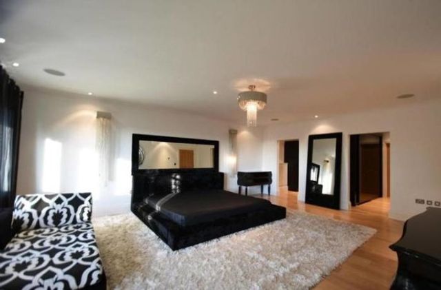 Роналду продає свій особняк у Манчестері - фото 296521