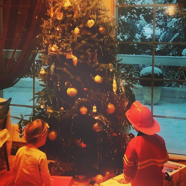 Оля Фреймут потішила сімейним різдвяним фото - фото 296558