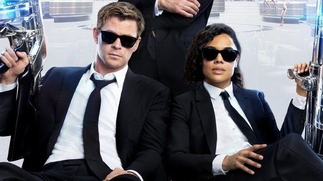 Постер до фільму Люди в чорному 4 - фото 1