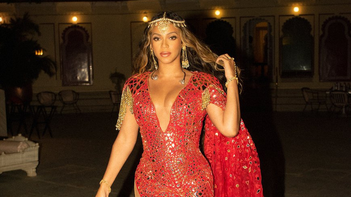 Розкішна Beyonce показала своїх близнят - фото 1