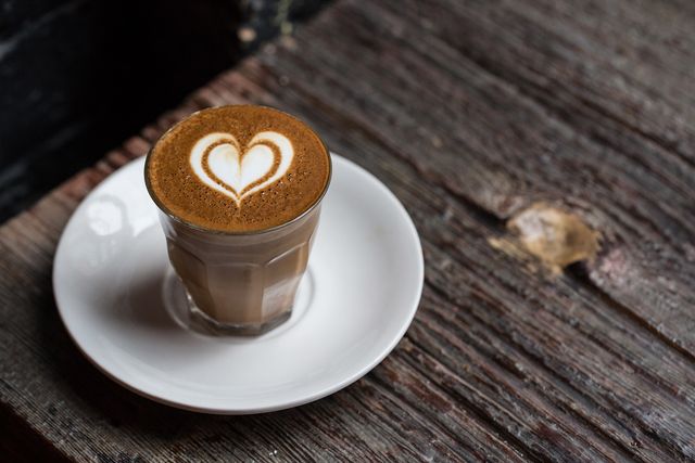 Каву не варто поєднувати з алкоголем - фото 296793