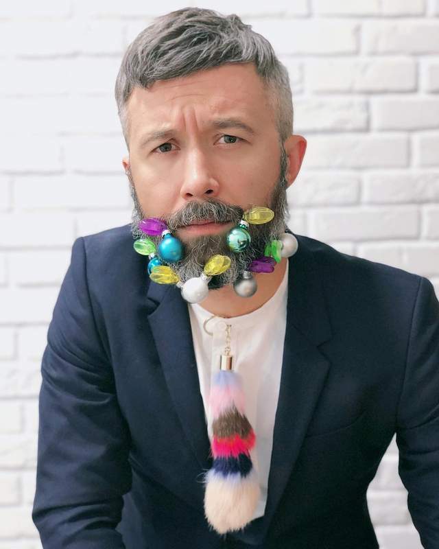 Сергій Бабкін прикрасив свою бороду іграшками - фото 296849