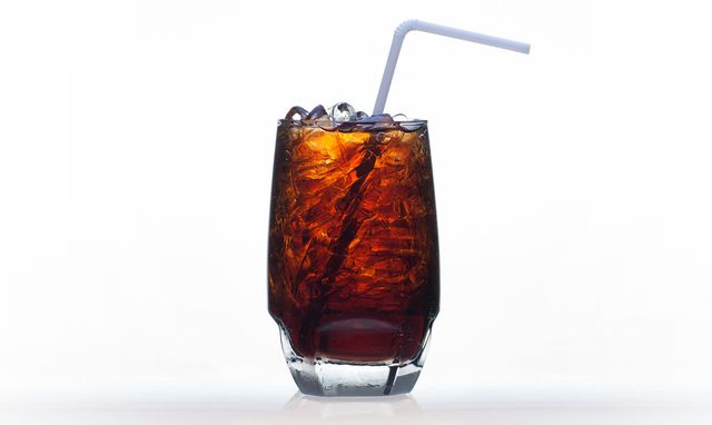 Газовані напої – ворог ваших зубів - фото 296869