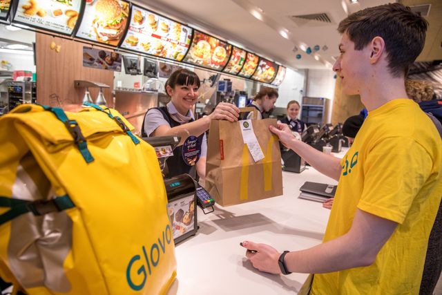 Наразі доставка працює в кількох районах Києва - фото 296965