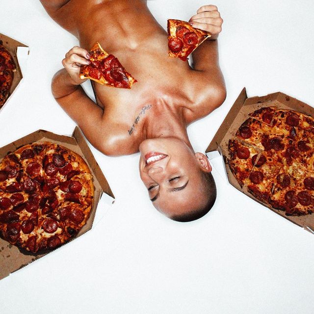 Дівчина тижня: сексуальна Вендела Ліндблом, яка стала першою лисою моделлю Playboy (18+) - фото 297016