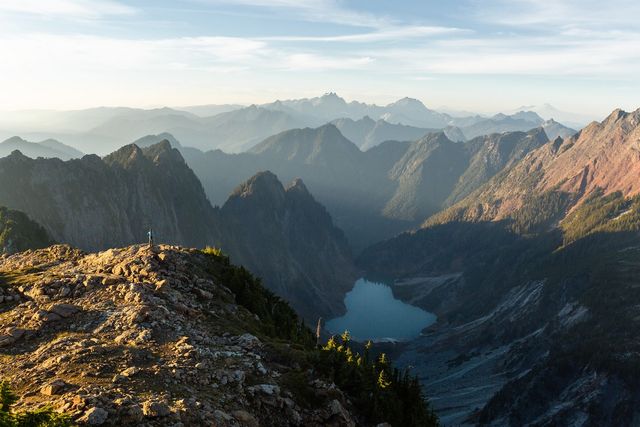 Захопливі подорожі в об'єктиві Елліота Хоукі: яскраві фото - фото 297111