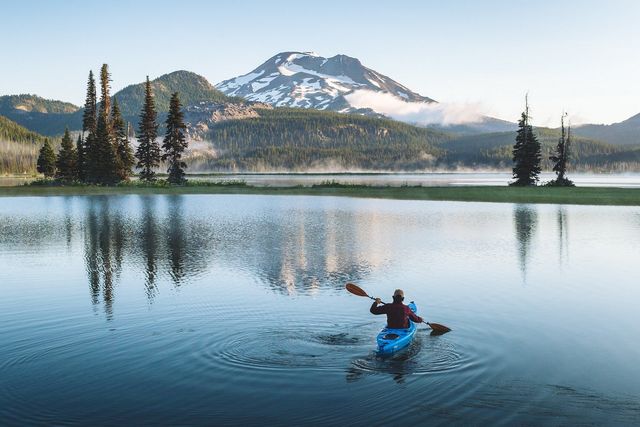 Захопливі подорожі в об'єктиві Елліота Хоукі: яскраві фото - фото 297112
