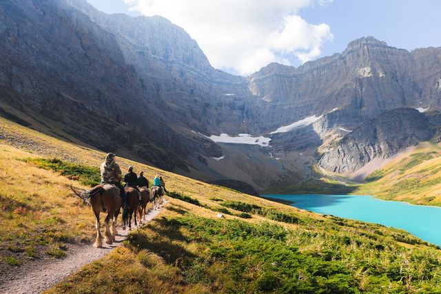 Захопливі подорожі в об'єктиві Елліота Хоукі: яскраві фото - фото 297116