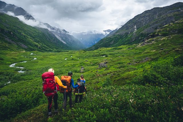 Захопливі подорожі в об'єктиві Елліота Хоукі: яскраві фото - фото 297117