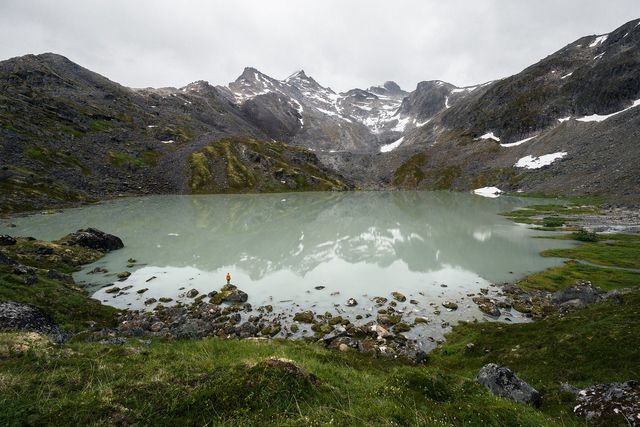 Захопливі подорожі в об'єктиві Елліота Хоукі: яскраві фото - фото 297118