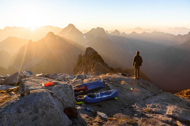 Захопливі подорожі в об'єктиві Елліота Хоукі: яскраві фото - фото 297120