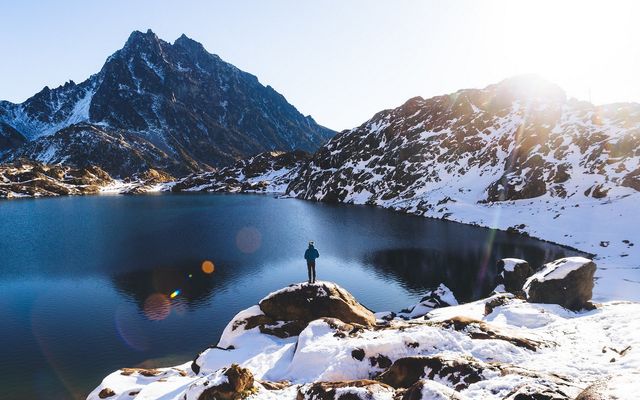 Захопливі подорожі в об'єктиві Елліота Хоукі: яскраві фото - фото 297121
