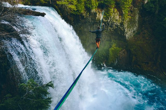 Захопливі подорожі в об'єктиві Елліота Хоукі: яскраві фото - фото 297127