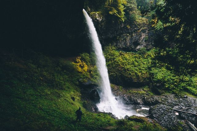 Захопливі подорожі в об'єктиві Елліота Хоукі: яскраві фото - фото 297129