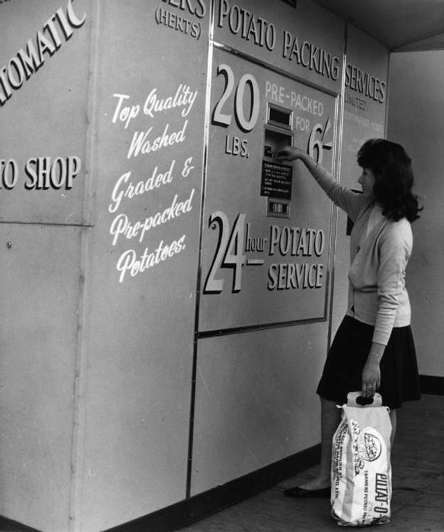 Так виглядали перші торгові автомати у США - фото 297139