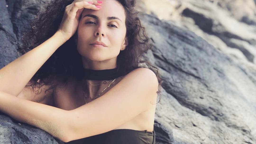 Фанати засипали артистку компліментами - фото 1