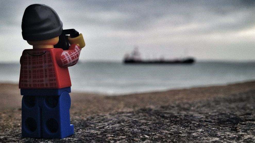 Конструктор випускають в сірому і коричневому кольорах - фото 1