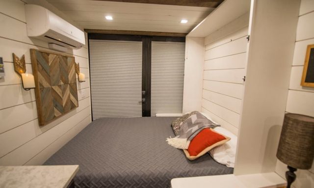 Незвичайний дім з контейнерів у США: ефектні фото - фото 297464