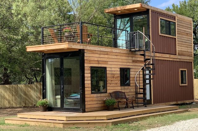 Незвичайний дім з контейнерів у США: ефектні фото - фото 297465