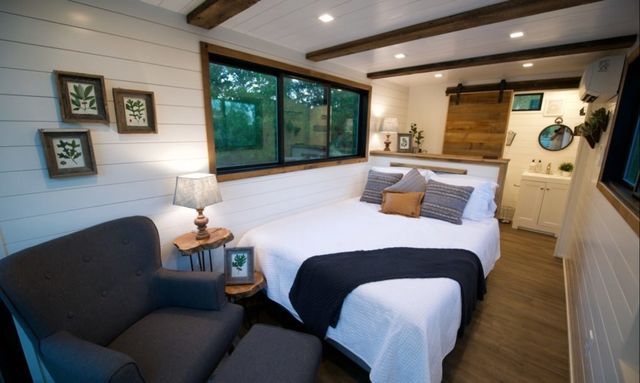 Незвичайний дім з контейнерів у США: ефектні фото - фото 297467