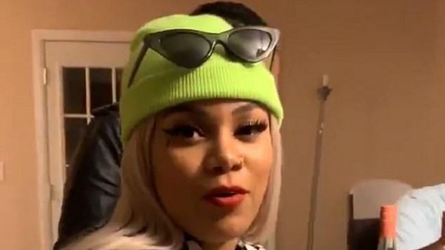 Американка з незвичайним голосом викликала суперечки у мережі: відео