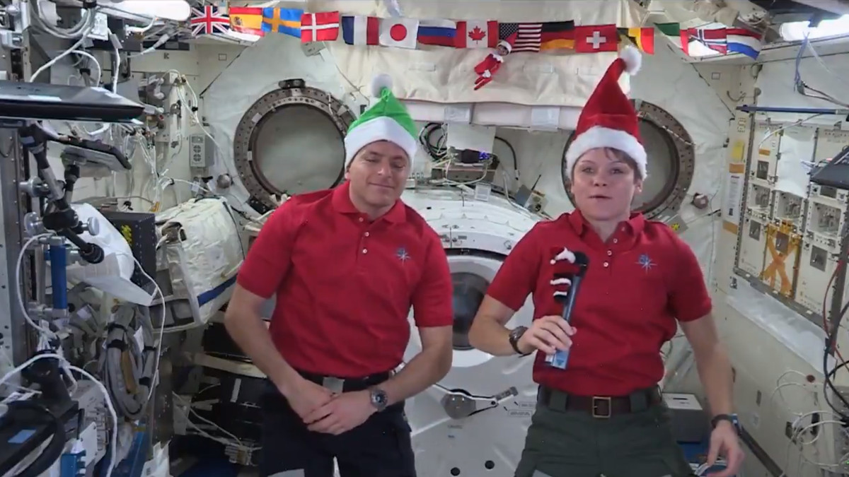 Зараз на станції є троє космонавтів - фото 1