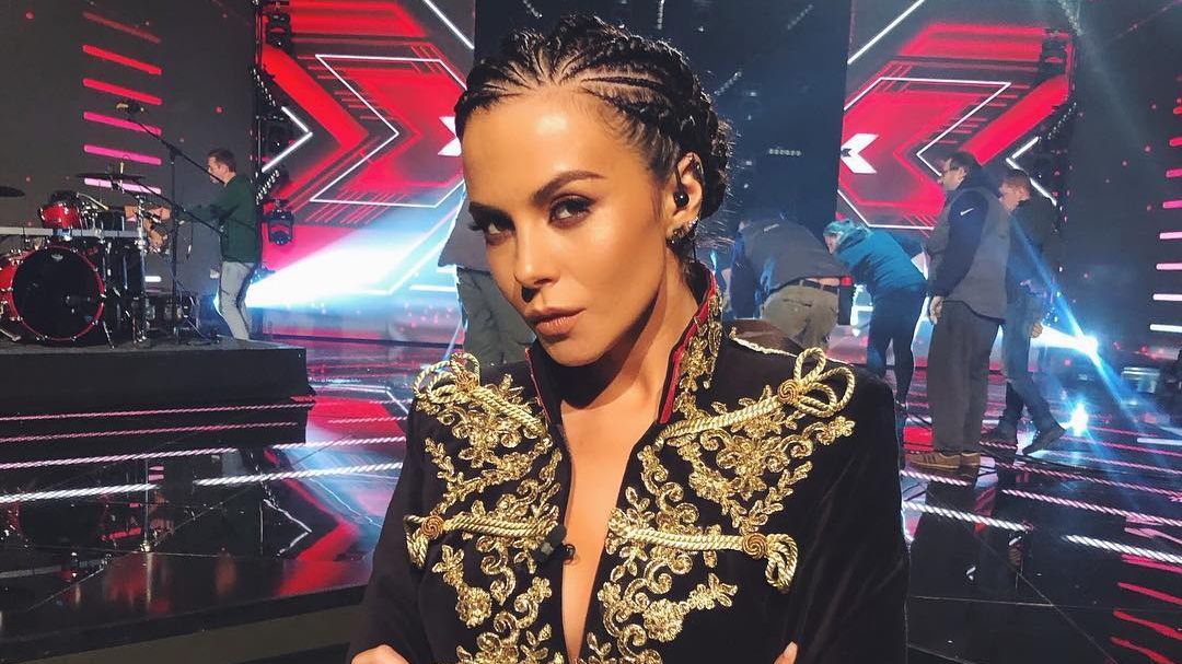 Настя Каменських виконала джазову версію "Щедрика": атмосферне відео