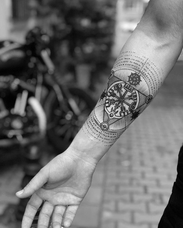 Чорно-білі тату турецького майстра, які нагадують витвори мистецтва - фото 297922