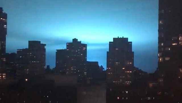 Американці помітили у небі незвичайне явище: фотофакт - фото 298048