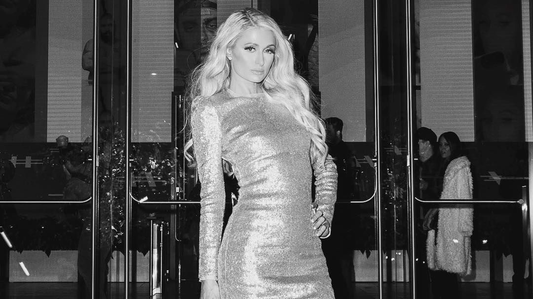 Періс Хілотон поділилася з шанувальниками дитячими знімками