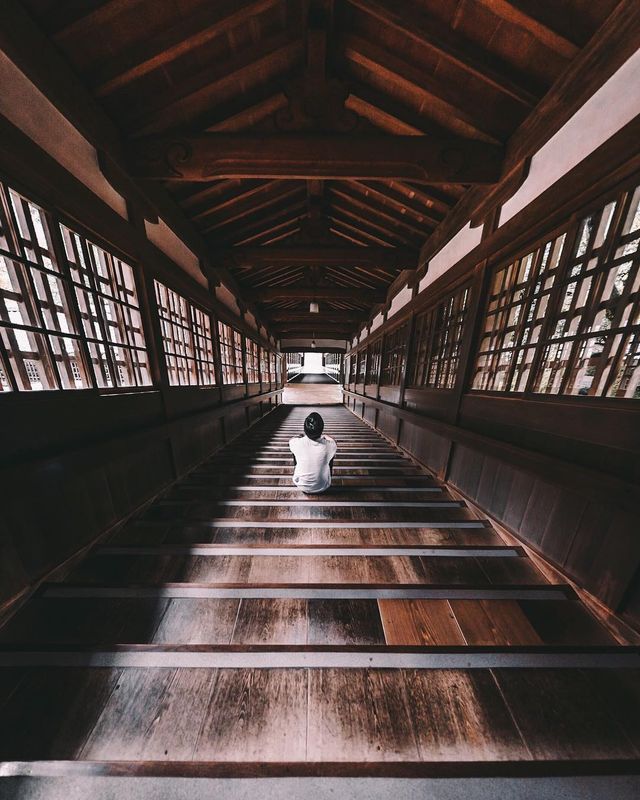 Захопливі вуличні фото Японії Такеші Хаякави, які заворожують - фото 298522