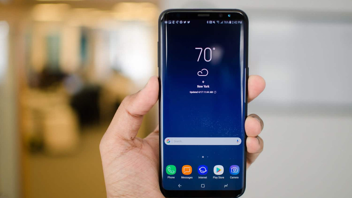 У 2019 році Samsung покаже Galaxy A50 - фото 1